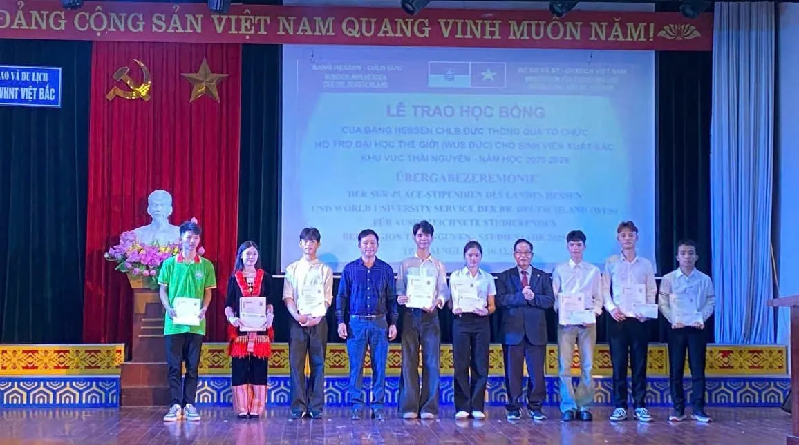 Thumbnail Trao học bổng Hessen cho bốn sinh viên xuất sắc của trường Cao đẳng nghề Kỹ thuật - Công nghệ Tuyên Quang