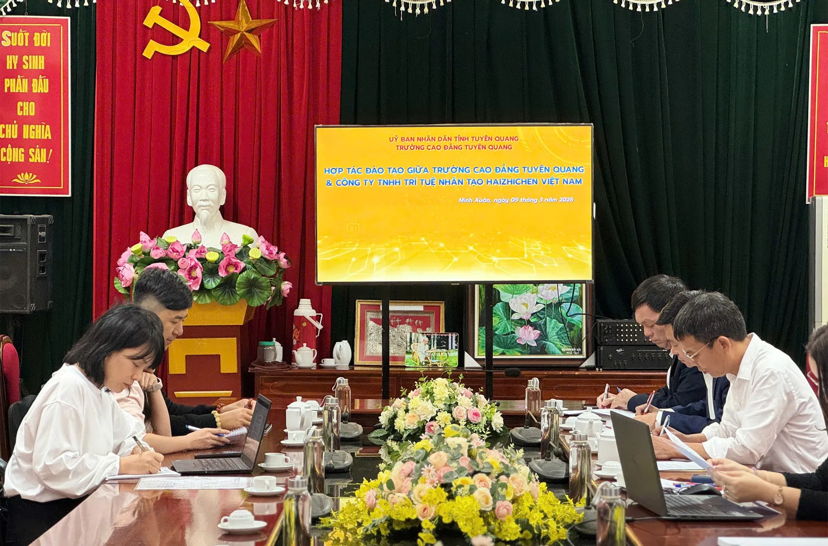 Thumbnail Trường Cao đẳng Tuyên Quang hợp tác với Công ty TNHH Trí tuệ nhân tạo Haizhichen Việt Nam